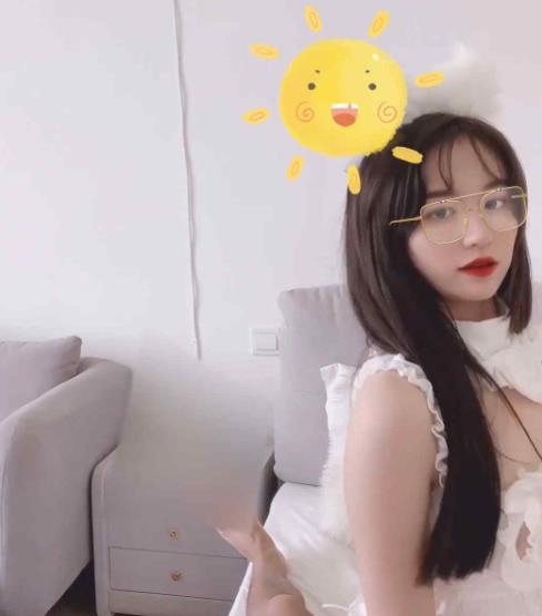 斗鱼顶流网红主播《不见星空》最新资源在线观看