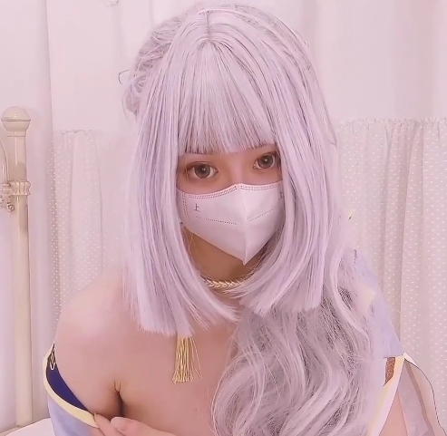 扣扣传媒《不见星空》cos神里凌华三月樱花