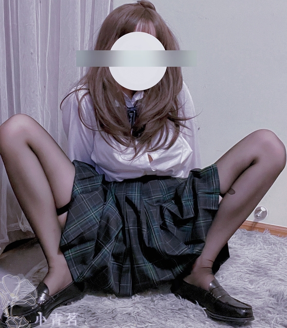 Twitter网红《小青茗》黑丝JK学妹+