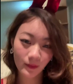 劲爆-软萌妹子舌头360度旋转特辑