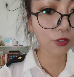 深夜主播-漂亮单身女老师，边上课边私密自玩，喷泉泄洪名场面