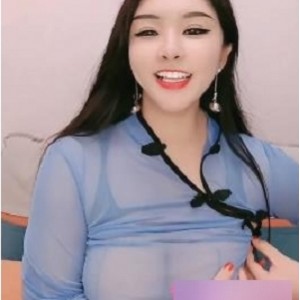 国产卡戴珊，妖娆身材让百万粉丝痴迷【2V，2.7G】