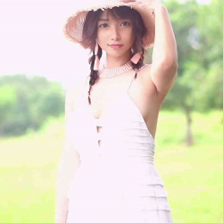 P站泰国网红《JasmineJ》户外瑜伽表演，高难度C作吓坏路人【1.6G】