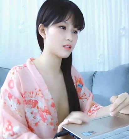 五月萌妹子合集，sifangtv让你爱不释手！