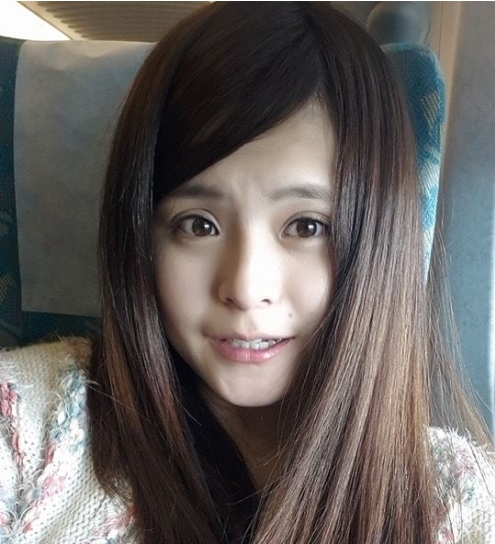 湾湾情侣泄密：男友曝光高颜值女友吃瓜视频