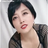 小海媚应邀参加虎牙直播节目