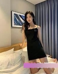 最牛户外主播冯珊珊在线野外打野