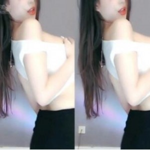 小仙女苏樱的斗鱼直播间和虎牙直播间的人气浮力视频