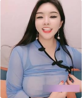 卡戴珊：性感身材下垂诱人的直播视频