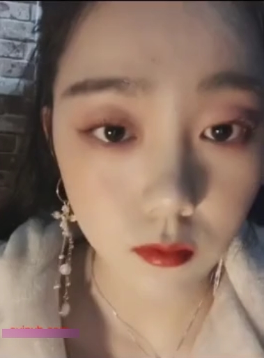 镜前打粑粑：镜前打粑粑的互动甄选视频互动甄选：精选的互动视频露脸美女：美女露脸的视频翘臀后推车：后推车位的翘臀视频镜子狂干：狂干的镜子视频46V：高清画质的视频1.5G：视频大小为1.5G百度盘：视频存储在百度云资源中