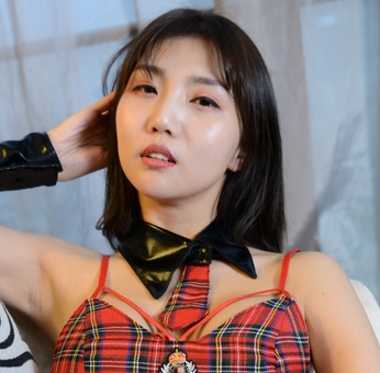 气质PANS,精选反差御姐,小青,诱人私拍,女仆装,透视,黑丝,35三人游1V,3.9G,百度盘