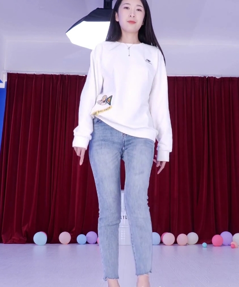 转载搬运的日月俱乐部阿咯热舞和luo+ti走秀健身C3v+803m的百度盘