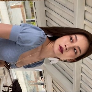 热裤美女的大长腿视频，高清2V版，容量5.42G，百度云分享