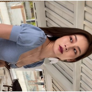 热裤美女的大长腿视频，高清2V版，容量5.42G，百度云分享