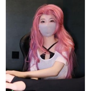 爆火全网资源：粉色情人自拍出品，时长21分钟，特写鲍鲍展示，软萌兔兔酱JK装玩塞子女主身材