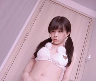 《超市教室自拍大宝贝》46分钟视频，观看下载图一图二