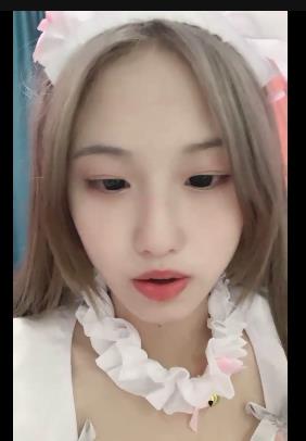 大一学妹被猪拱自拍视频1V-奇怪姿势4M，超嫩美少女，可爱迷人，时长1:47分