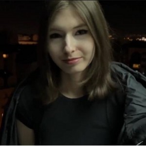 CutieKim's最新作品更新！超人气P站博主带来的深H剧情，用嘴坐桩全程精彩！视频大小20V-4.9G，绝对不容错过！