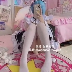 林于超放飞自我：私拍视频揭秘拥抱亲吻与猛踢头部行为