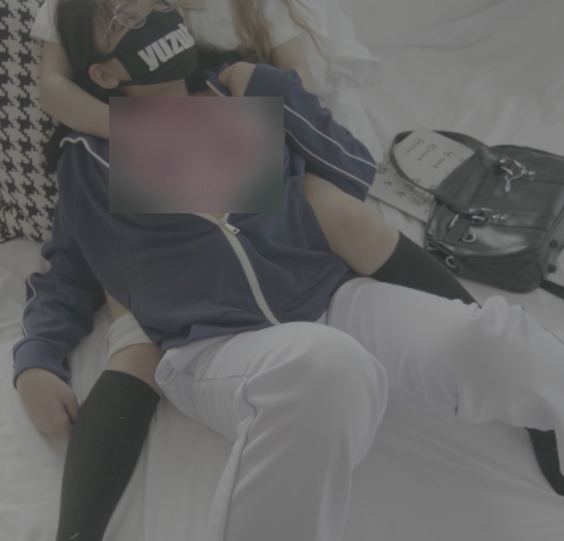 拥有大罩杯学霸、写作业、强上等关键信息，还展现了纯情、百合等元素，让人回味无穷。快来一起看看这部名为“大罩杯学霸写作业时被强上，纯情百合”的精彩视频吧！