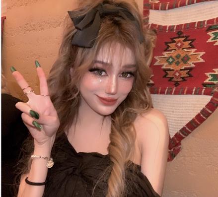 TS-贝拉：混血网红，私拍福利，高科技身材在贤娆冲击前列腺，可攻可受，小御姐，2.1G视频