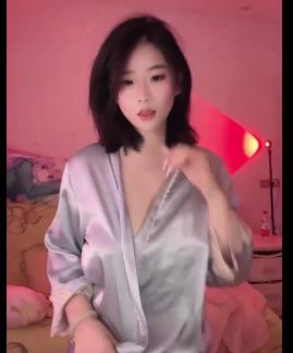 半糖琪琪精简舞蹈视频，跳舞大哥带你打包观看