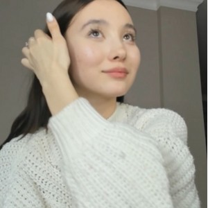 文静乖巧优雅气质，甜蜜水视频1v+3.15g