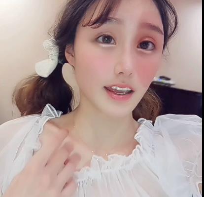 美貌与身材完美结合，用嘴展现独特魅力，5V-544M短视频精选