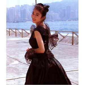 港风美女青山知可子：90年代乐趣自行打包
