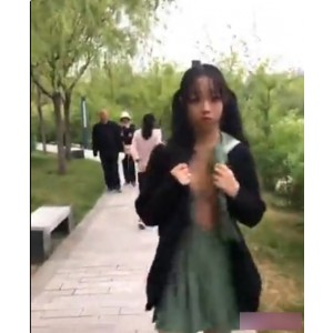浆果儿公园超市骑车