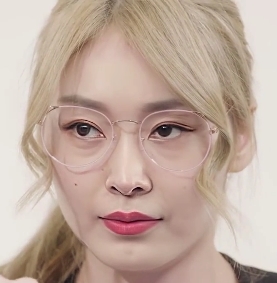 剧情：艾薇拉女神沉沦高叶杨颖黑丝女教师宋轶光“阴”热巴