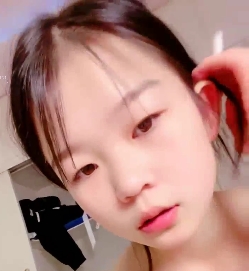 玩嫩妹百合双头龙互擦12V17G