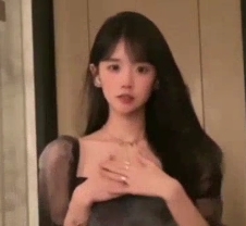 网红王冰冰甜甜的笑容去衣视频