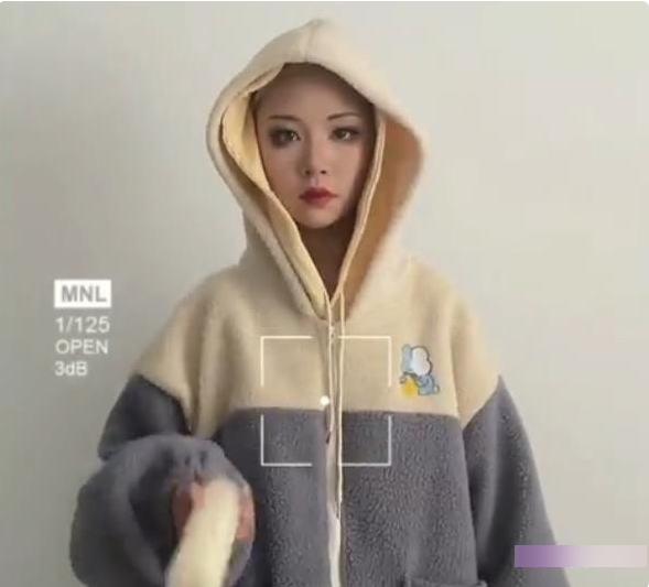 奇妙独家光剑变装女孩