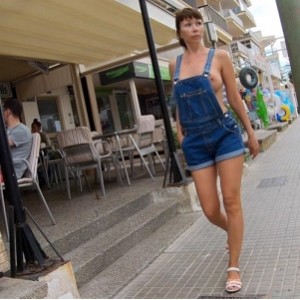 超人气的成熟女人欧美大神naughty_lada的怪异奇特展示完整合集