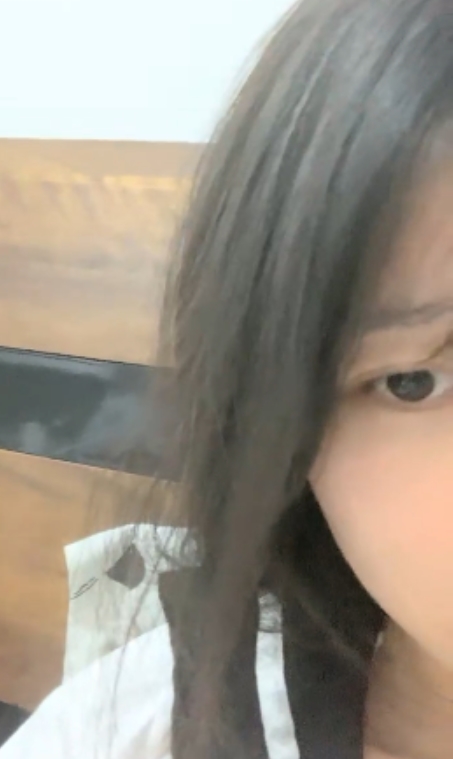 咕噜熊：密码房放飞自我视频剪辑，性感大长腿甜妹漏点优质