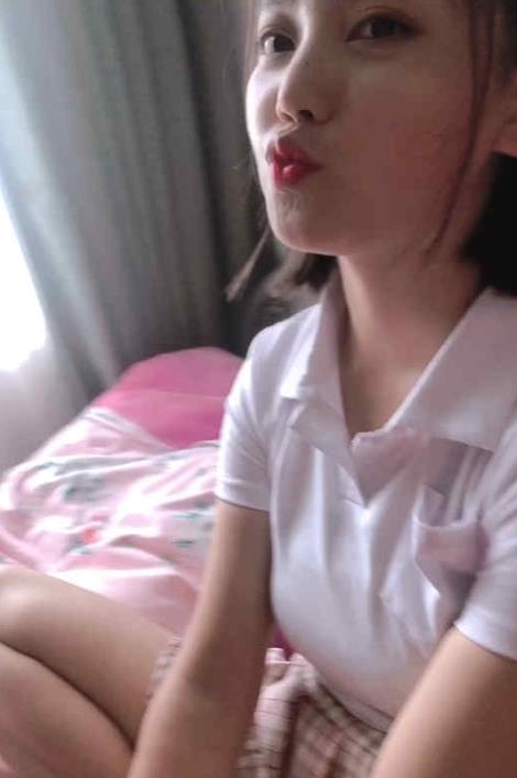 活到她闪耀舞台的表现，每一个视频都展现了依云的魅力和个性。82社区网红女友依云来日方长合集，让您一次性领略她的多面风采，感受她的独特魅力！