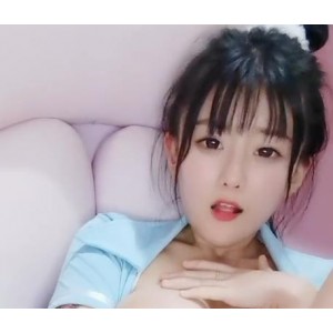 软妹子直播合集：清纯软软小湿妹一线天车头灯大放送