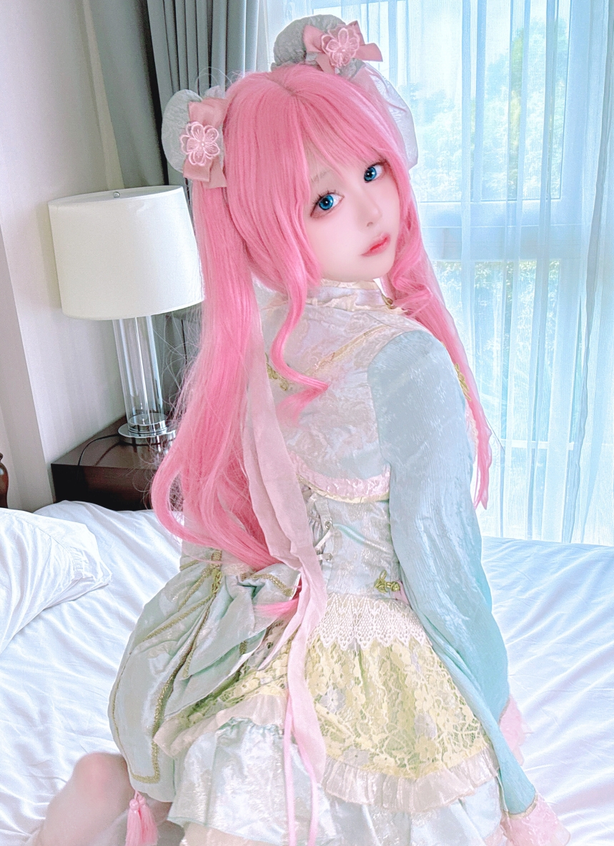 OF推特福利姬coserremukira合集：微胖身材漂亮馒头胖臀一线天，66P图片+122V视频