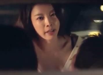 绿皮火车上的震撼福利：12V-447M短视频，韩国顶流女星何珠熙惊艳登场，我的大叔男主帅气迷人，剧情感人动人！