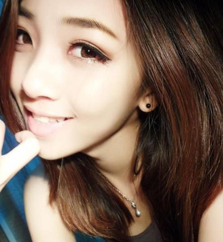 雯妹不听话护士cos合集，1.7G视频，性感女神资源