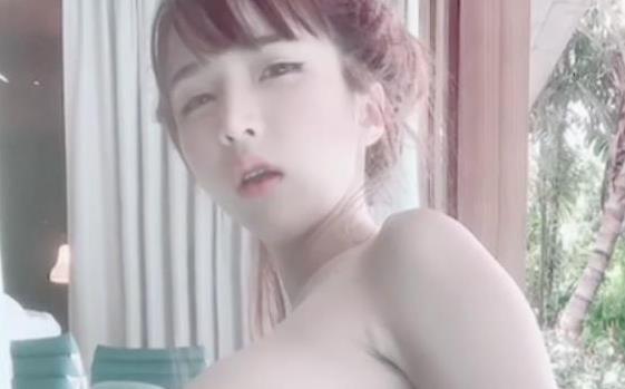 OnlyFans推特网红Aom_yumi_大罩杯内衣