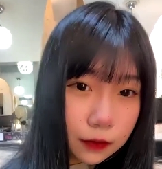 青春纪念精品泄密！自拍展示！福利百度盘！