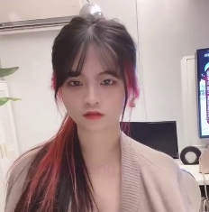 青春纪念精品泄密！自拍展示！福利百度盘！