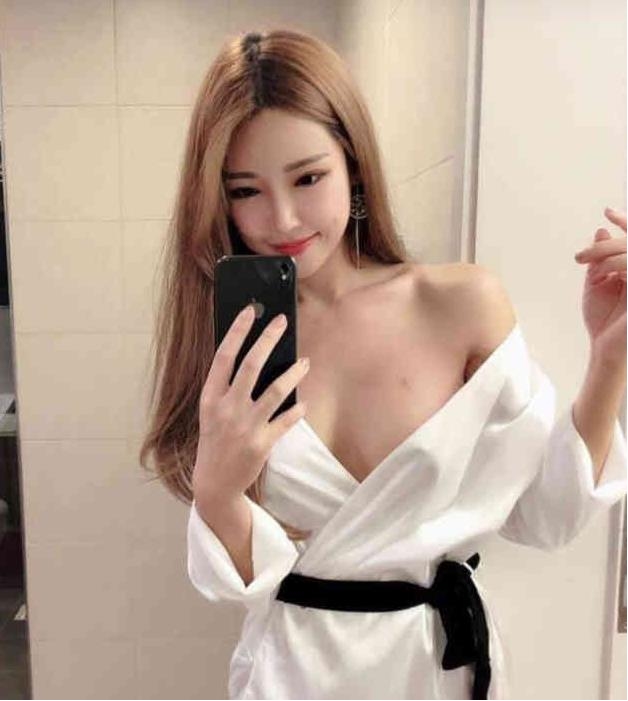 高颜值妹子私密作品珍贵合集，洛杉矶爱德华戏院好片不断