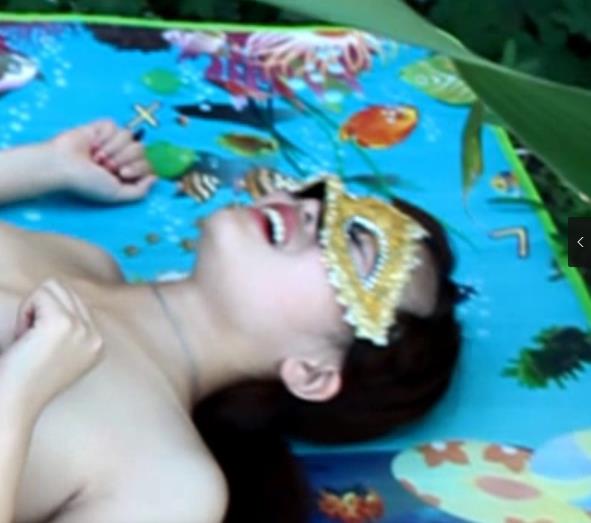 苏晴野外三人游合集[14V-5.7G]：91传媒出品，火爆程度不减，小姐姐不漏脸，停更经典视频，flv转MP4格式，观看下载双管齐下