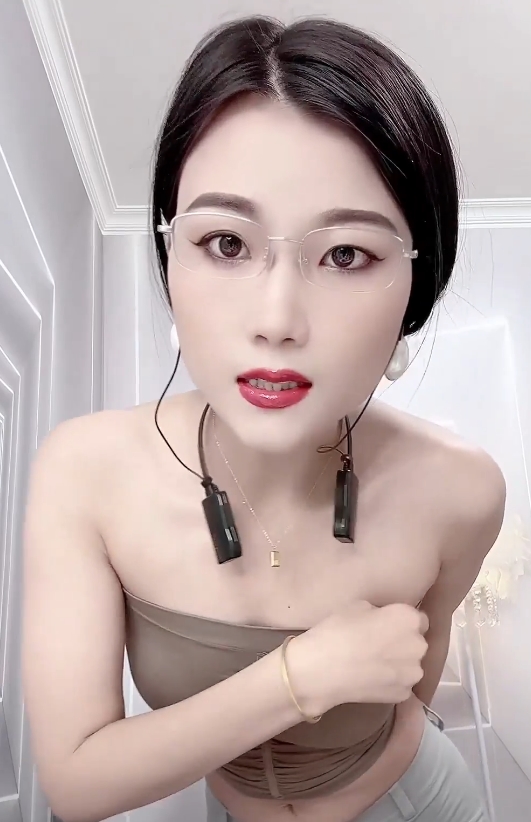 冷美人：后摇美臀诱惑，4小时16分6.5G，73个视频