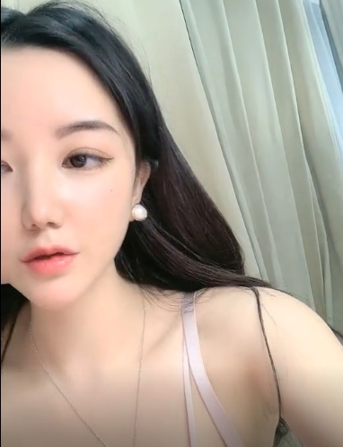 妖娆妩媚小纯纯：浮力主播大白兔合集，47个视频总计17.8G