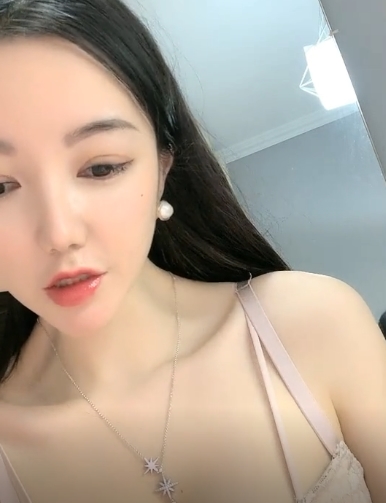 妖娆妩媚小纯纯：浮力主播大白兔合集，47个视频总计17.8G