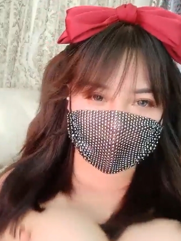 巨无霸猫猫：颜值身材双绝！1.75G视频大片震撼上线